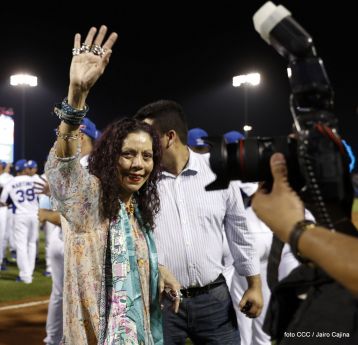 Histórica inauguración de moderno Estadio Nacional de Béisbol "Dennis Martínez"