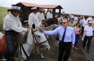Comisario de Desarrollo UE en visita a Nicaragua