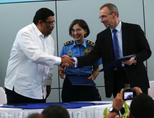 Comisario de Desarrollo UE en visita a Nicaragua