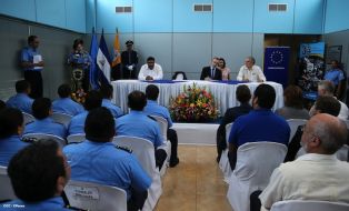 Comisario de Desarrollo UE en visita a Nicaragua