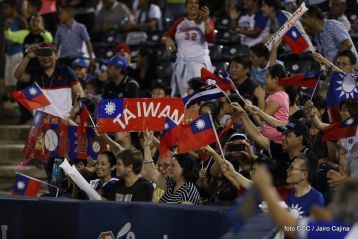 Tercer partido de la Serie Inaugural del Estadio Nacional Dennis Martínez
