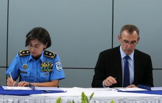 Comisario de Desarrollo UE en visita a Nicaragua