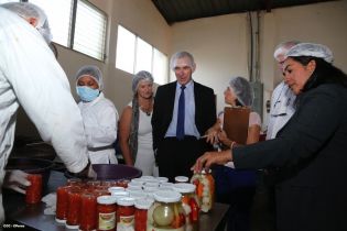 Comisario de Desarrollo UE en visita a Nicaragua