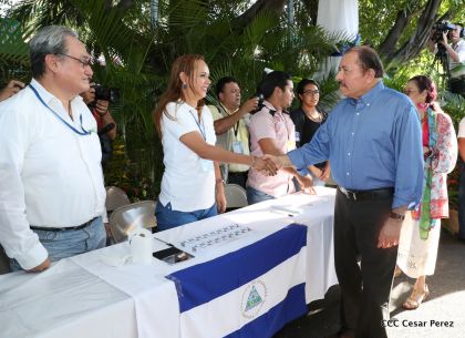 Comandante Daniel y Compañera Rosario ejercen su derecho al voto en Elecciones Municipales 2017