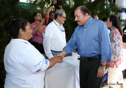 Comandante Daniel y Compañera Rosario ejercen su derecho al voto en Elecciones Municipales 2017