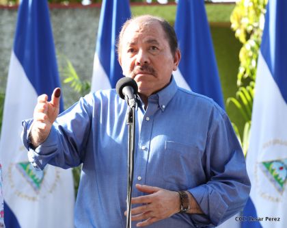 Comandante Daniel y Compañera Rosario ejercen su derecho al voto en Elecciones Municipales 2017