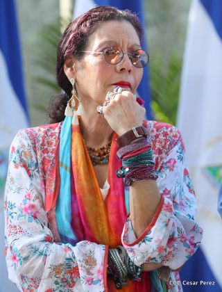 Comandante Daniel y Compañera Rosario ejercen su derecho al voto en Elecciones Municipales 2017