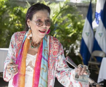 Comandante Daniel y Compañera Rosario ejercen su derecho al voto en Elecciones Municipales 2017