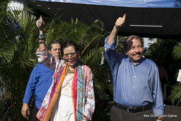 Comandante Daniel y Compañera Rosario ejercen su derecho al voto en Elecciones Municipales 2017