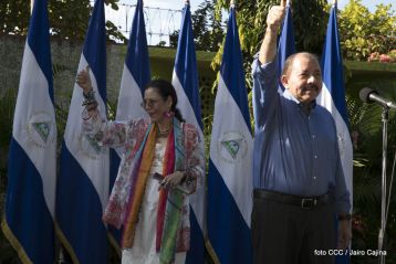 Comandante Daniel y Compañera Rosario ejercen su derecho al voto en Elecciones Municipales 2017