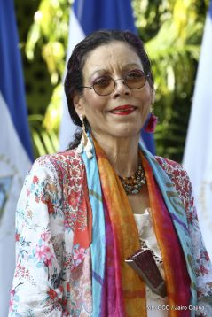 Comandante Daniel y Compañera Rosario ejercen su derecho al voto en Elecciones Municipales 2017