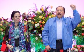 Daniel y Rosario conmemoran el 41 aniversario del paso a la inmortalidad del Comandante Carlos
