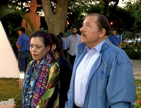 Daniel y Rosario conmemoran el 41 aniversario del paso a la inmortalidad del Comandante Carlos