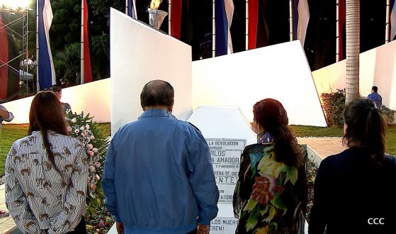Daniel y Rosario conmemoran el 41 aniversario del paso a la inmortalidad del Comandante Carlos