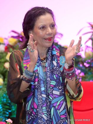 Daniel y Rosario conmemoran el 41 aniversario del paso a la inmortalidad del Comandante Carlos