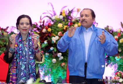 Daniel y Rosario conmemoran el 41 aniversario del paso a la inmortalidad del Comandante Carlos
