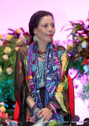 Daniel y Rosario conmemoran el 41 aniversario del paso a la inmortalidad del Comandante Carlos