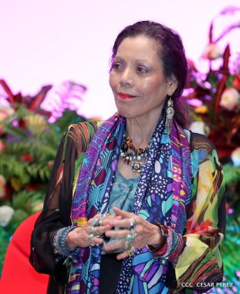 Daniel y Rosario conmemoran el 41 aniversario del paso a la inmortalidad del Comandante Carlos