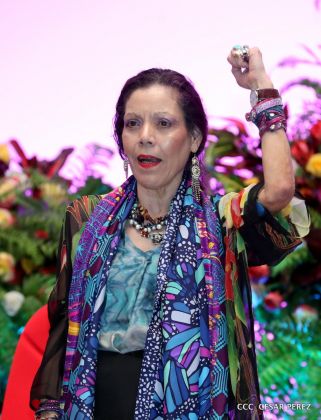 Daniel y Rosario conmemoran el 41 aniversario del paso a la inmortalidad del Comandante Carlos