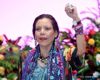 Daniel y Rosario conmemoran el 41 aniversario del paso a la inmortalidad del Comandante Carlos