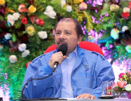 Daniel y Rosario conmemoran el 41 aniversario del paso a la inmortalidad del Comandante Carlos