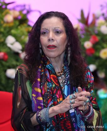 Daniel y Rosario conmemoran el 41 aniversario del paso a la inmortalidad del Comandante Carlos