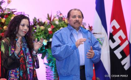 Daniel y Rosario conmemoran el 41 aniversario del paso a la inmortalidad del Comandante Carlos