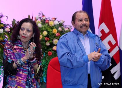 Daniel y Rosario conmemoran el 41 aniversario del paso a la inmortalidad del Comandante Carlos