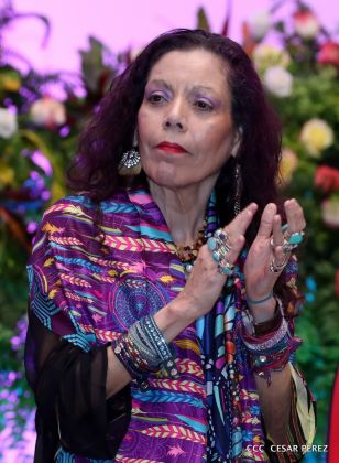 Daniel y Rosario conmemoran el 41 aniversario del paso a la inmortalidad del Comandante Carlos