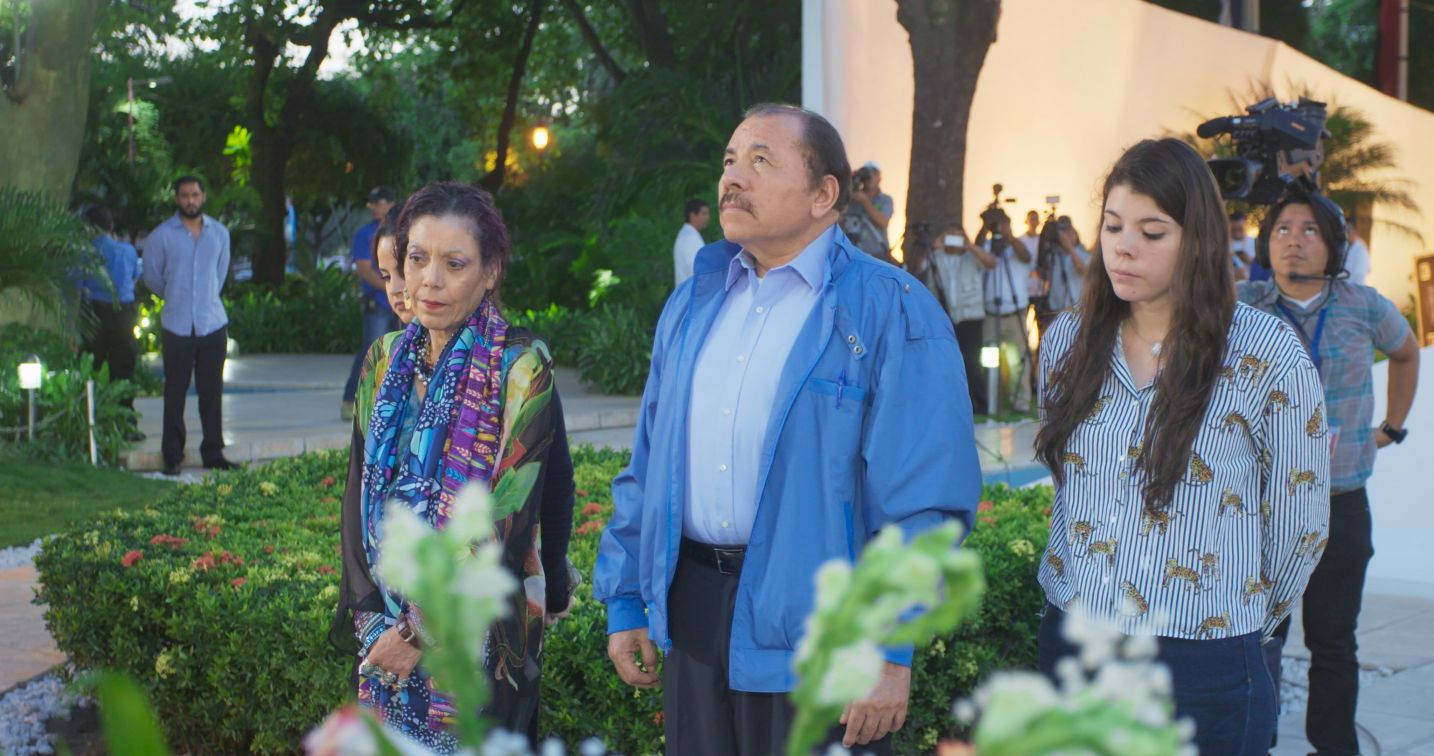 Daniel y Rosario conmemoran el 41 aniversario del paso a la inmortalidad del Comandante Carlos