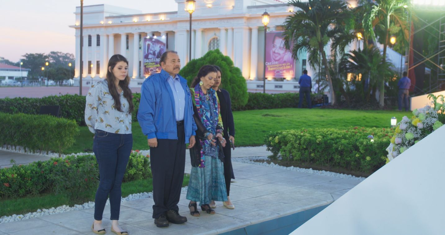 Daniel y Rosario conmemoran el 41 aniversario del paso a la inmortalidad del Comandante Carlos