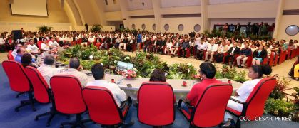 Daniel y Rosario conmemoran el 41 aniversario del paso a la inmortalidad del Comandante Carlos