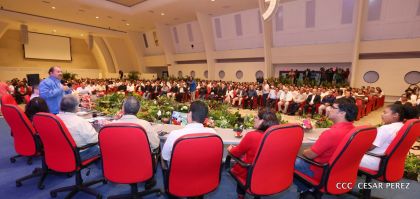 Daniel y Rosario conmemoran el 41 aniversario del paso a la inmortalidad del Comandante Carlos