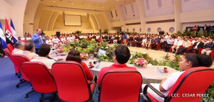 Daniel y Rosario conmemoran el 41 aniversario del paso a la inmortalidad del Comandante Carlos