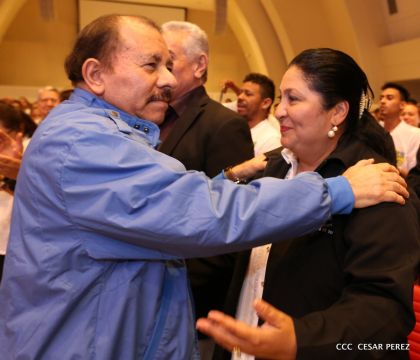Daniel y Rosario conmemoran el 41 aniversario del paso a la inmortalidad del Comandante Carlos