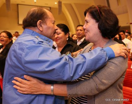 Daniel y Rosario conmemoran el 41 aniversario del paso a la inmortalidad del Comandante Carlos