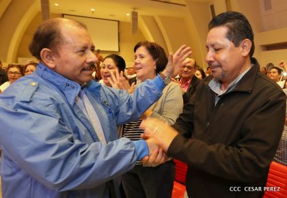 Daniel y Rosario conmemoran el 41 aniversario del paso a la inmortalidad del Comandante Carlos