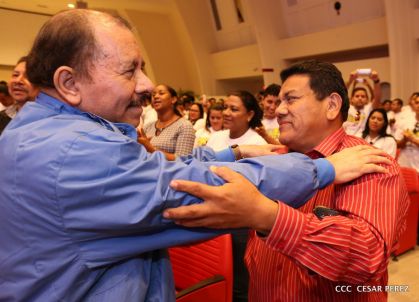 Daniel y Rosario conmemoran el 41 aniversario del paso a la inmortalidad del Comandante Carlos