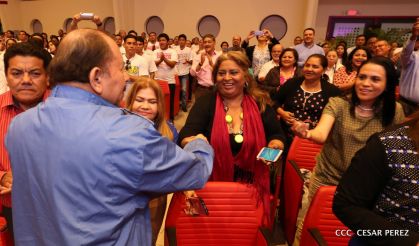 Daniel y Rosario conmemoran el 41 aniversario del paso a la inmortalidad del Comandante Carlos