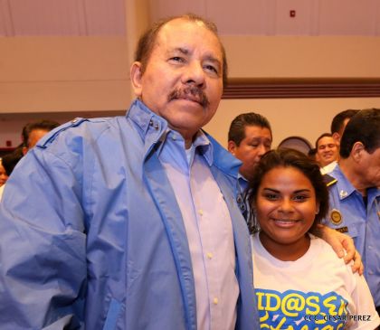 Daniel y Rosario conmemoran el 41 aniversario del paso a la inmortalidad del Comandante Carlos