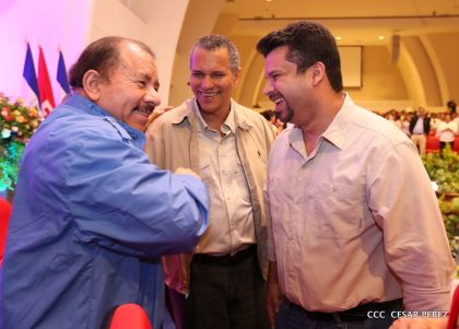 Daniel y Rosario conmemoran el 41 aniversario del paso a la inmortalidad del Comandante Carlos