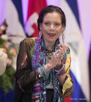 Daniel y Rosario conmemoran el 41 aniversario del paso a la inmortalidad del Comandante Carlos