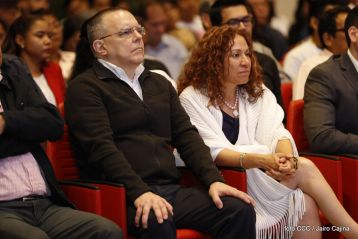 Daniel y Rosario conmemoran el 41 aniversario del paso a la inmortalidad del Comandante Carlos