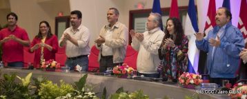 Daniel y Rosario conmemoran el 41 aniversario del paso a la inmortalidad del Comandante Carlos