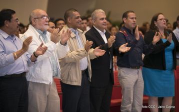 Daniel y Rosario conmemoran el 41 aniversario del paso a la inmortalidad del Comandante Carlos