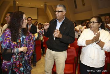 Daniel y Rosario conmemoran el 41 aniversario del paso a la inmortalidad del Comandante Carlos