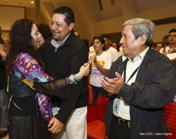 Daniel y Rosario conmemoran el 41 aniversario del paso a la inmortalidad del Comandante Carlos