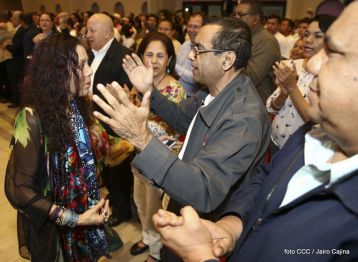 Daniel y Rosario conmemoran el 41 aniversario del paso a la inmortalidad del Comandante Carlos