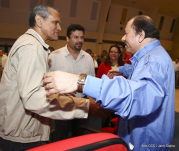 Daniel y Rosario conmemoran el 41 aniversario del paso a la inmortalidad del Comandante Carlos