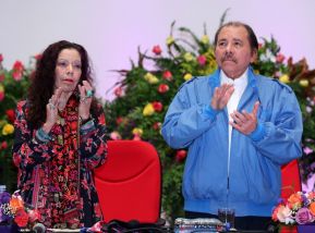 Daniel y Rosario rinden homenaje al Comandante Fidel Castro Ruz